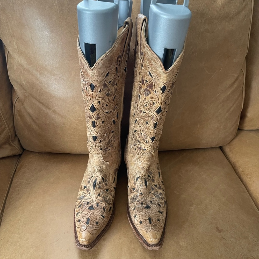 Chic Tan Embroidered Women's Heeled Boots